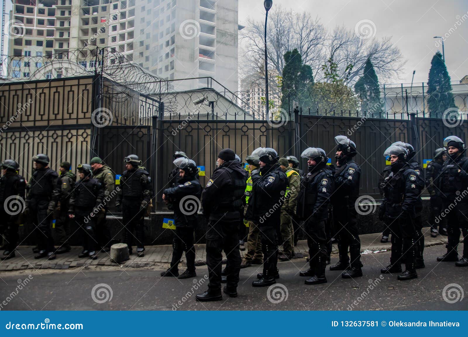 Proteste Dei Patrioti Ucraini Vicino Al Consolato Generale ...