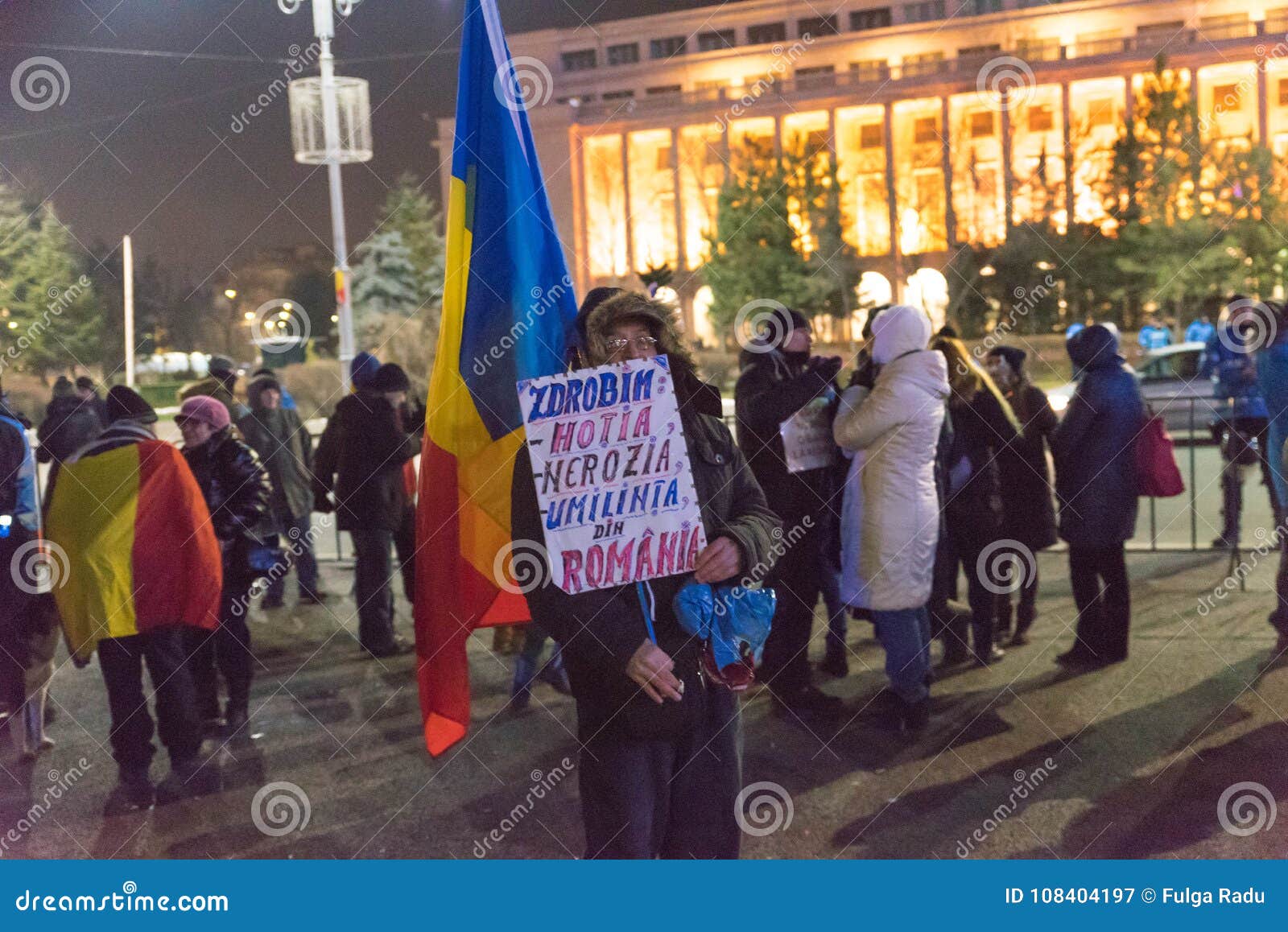 24 01 2018-protests em Romênia. 24 01 2018-protests no protesto de RomaniaRomanians contra o governo no quadrado de Victroriei