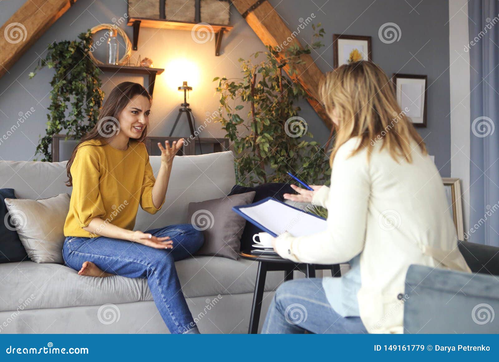 psychologist having session with her female patient