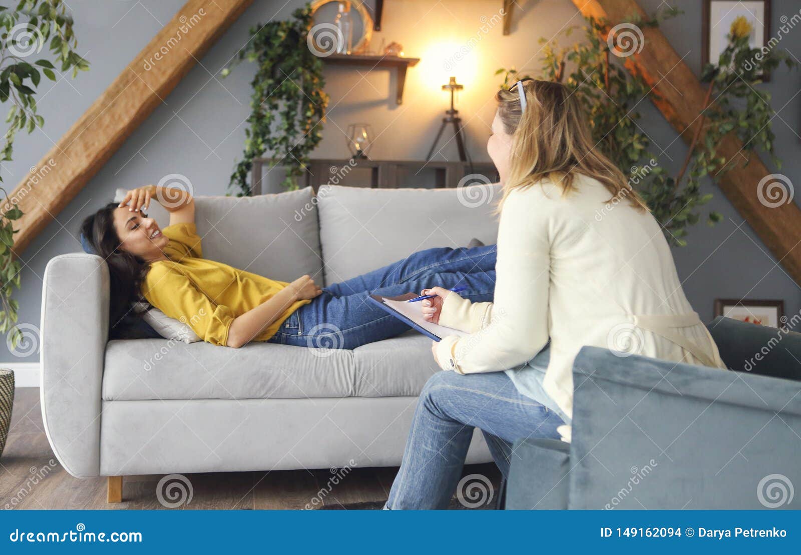 psychologist having session with her female patient