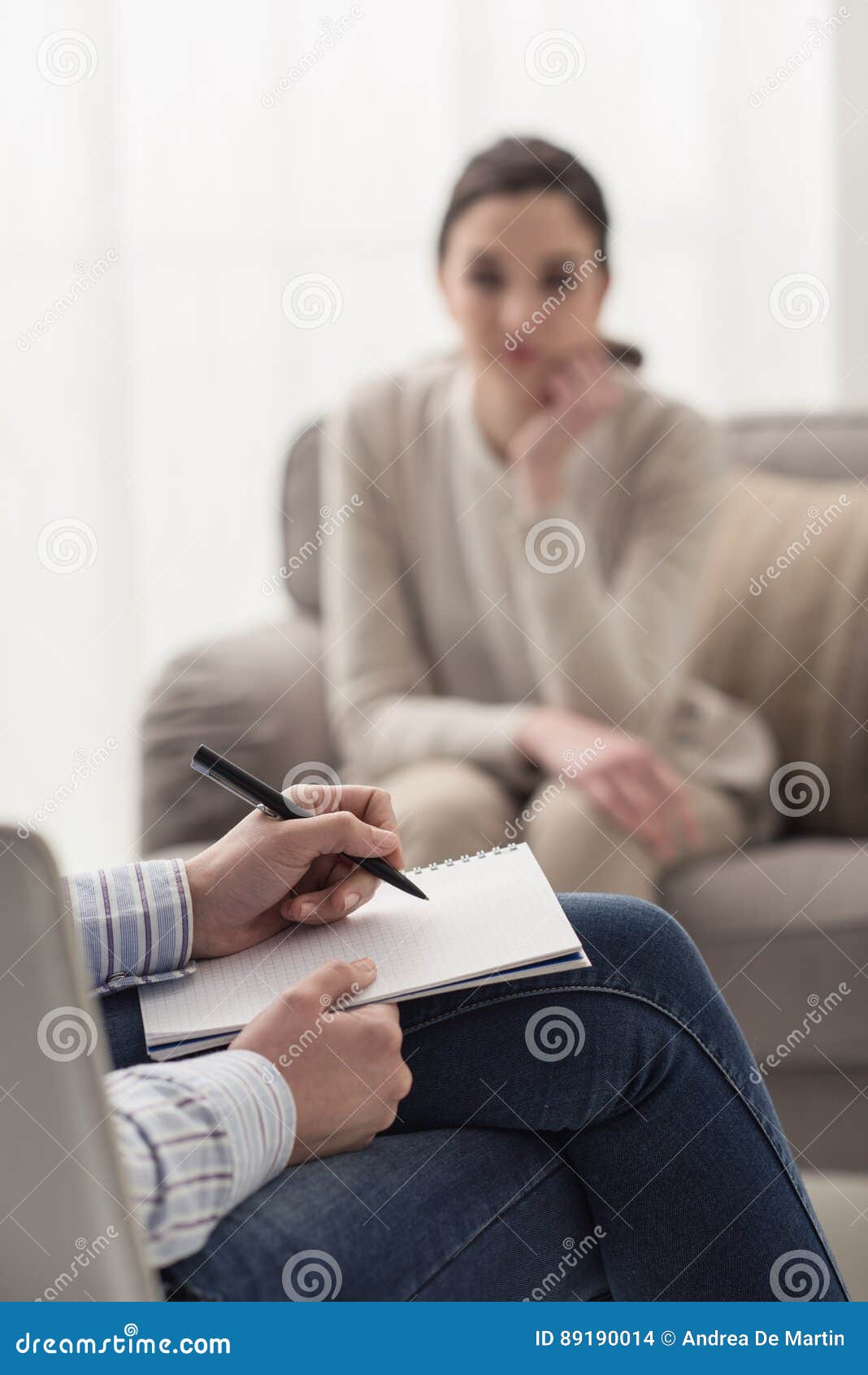 psychologist listening to her patient