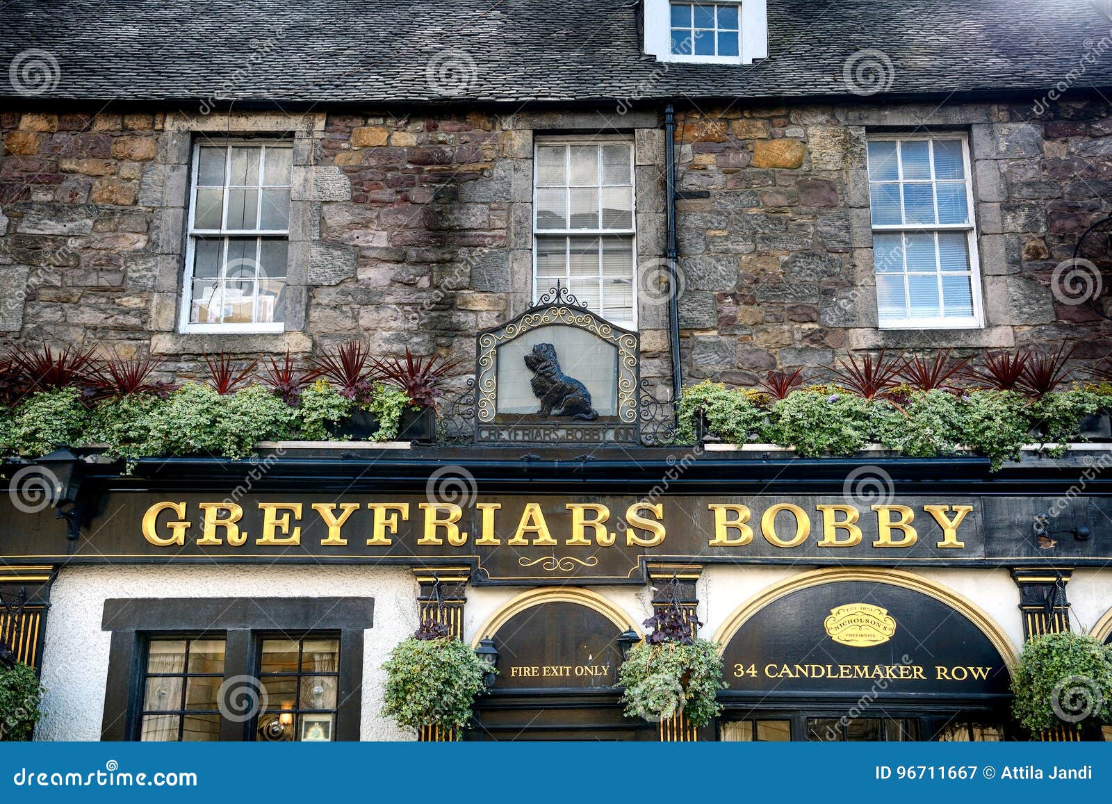 Pub To Greyfriars Bobby, Edinburgh, Scotland Editorial Photography