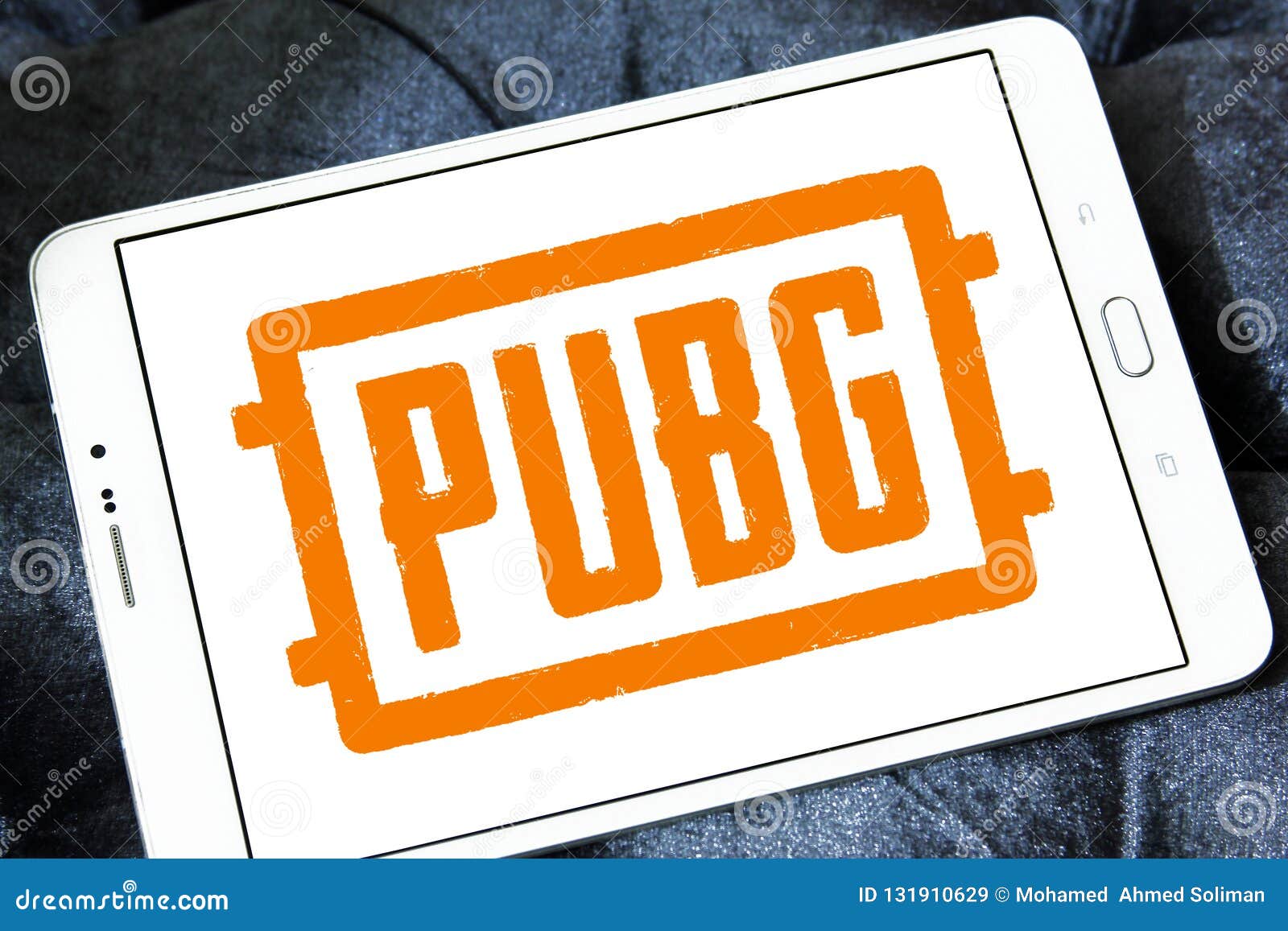 PUBG PlayerUnknowns slagfält, lek. Logo av PUBG-leken på den samsung minnestavlan PlayerUnknowns slagfält PUBG är en online-multiplayer stridroyalelek som framkallas och publiceras av PUBG Korporation, ett dotterbolag av det sydkoreanska videospelföretaget Bluehole