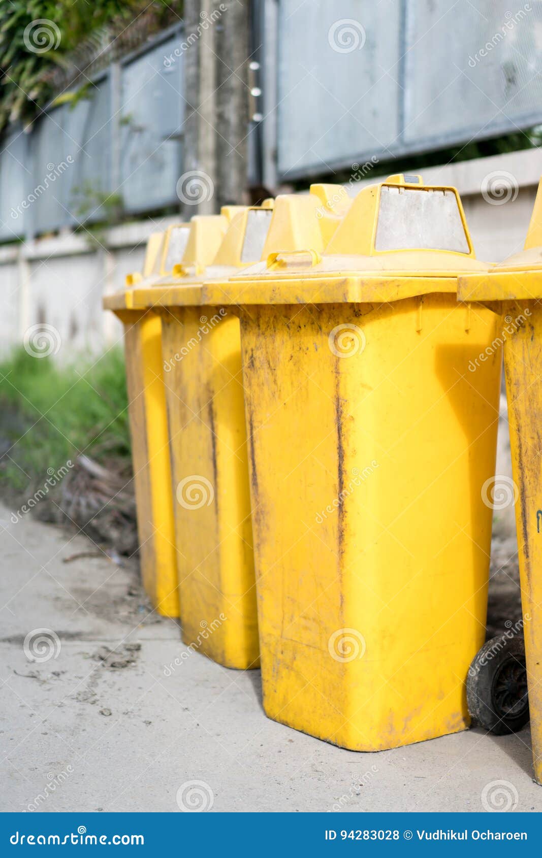 Dirty Trash Can Stock Photos Download 6,587 Royalty Free Photos