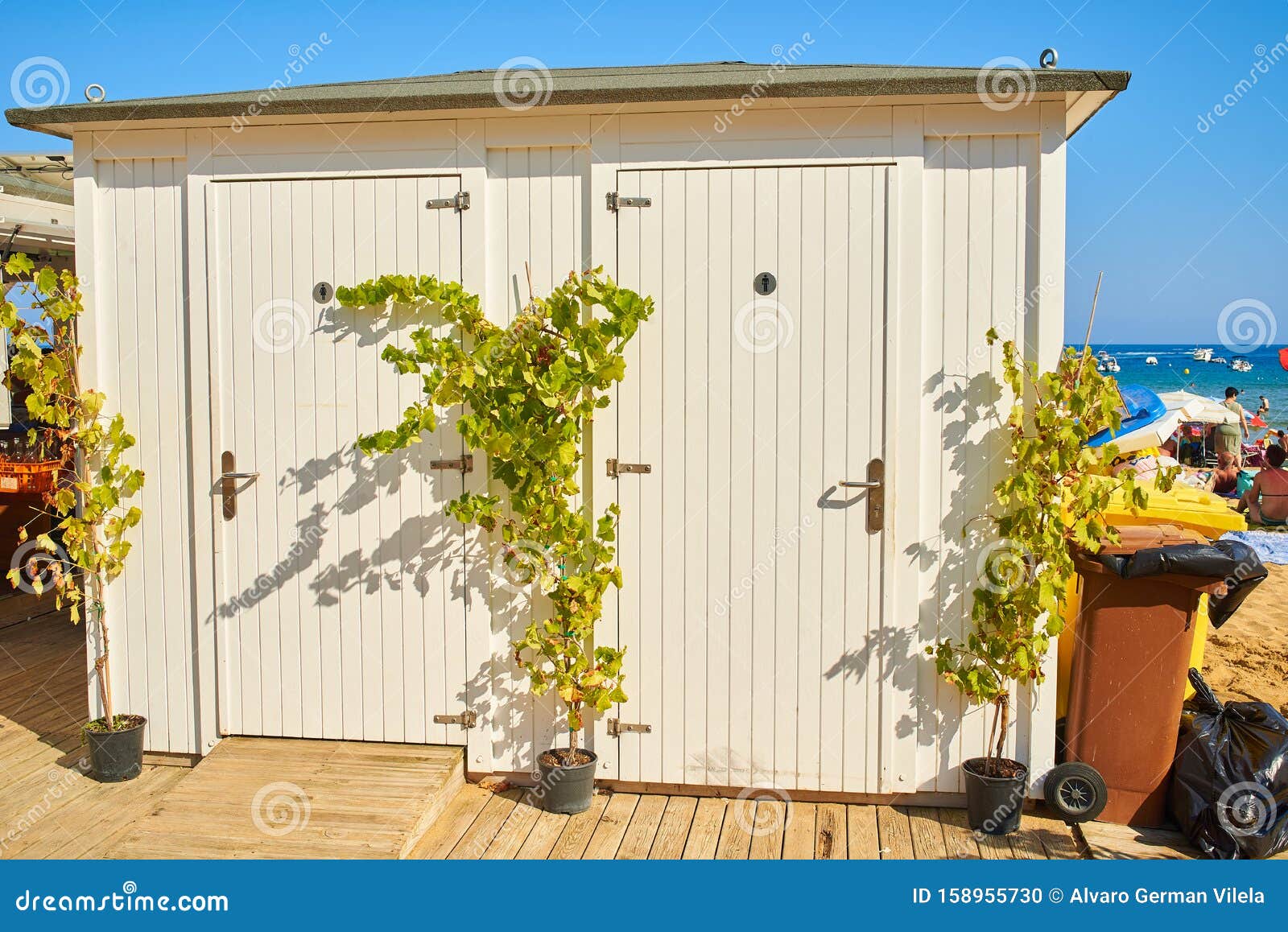 Public toilet on a beach editorial image. Image of coast 158955730