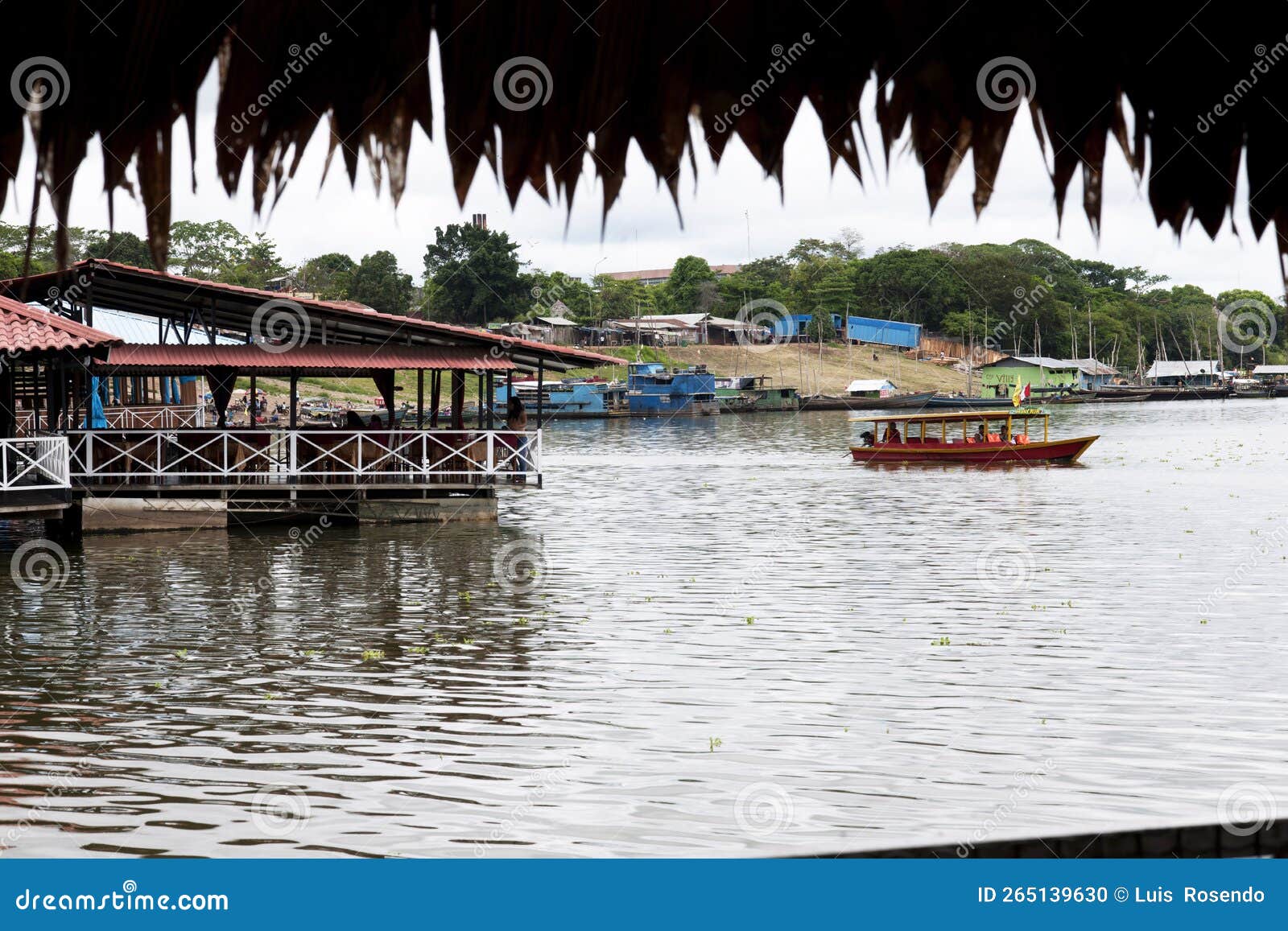 peru tourist boat