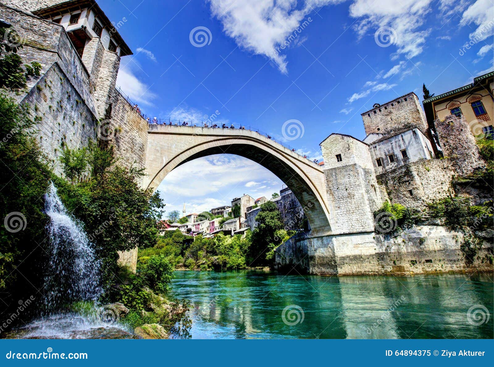 Puente de Mostar en Bosnia imagen de archivo. Imagen de herzegovina -  64894375, image size:1600x1188