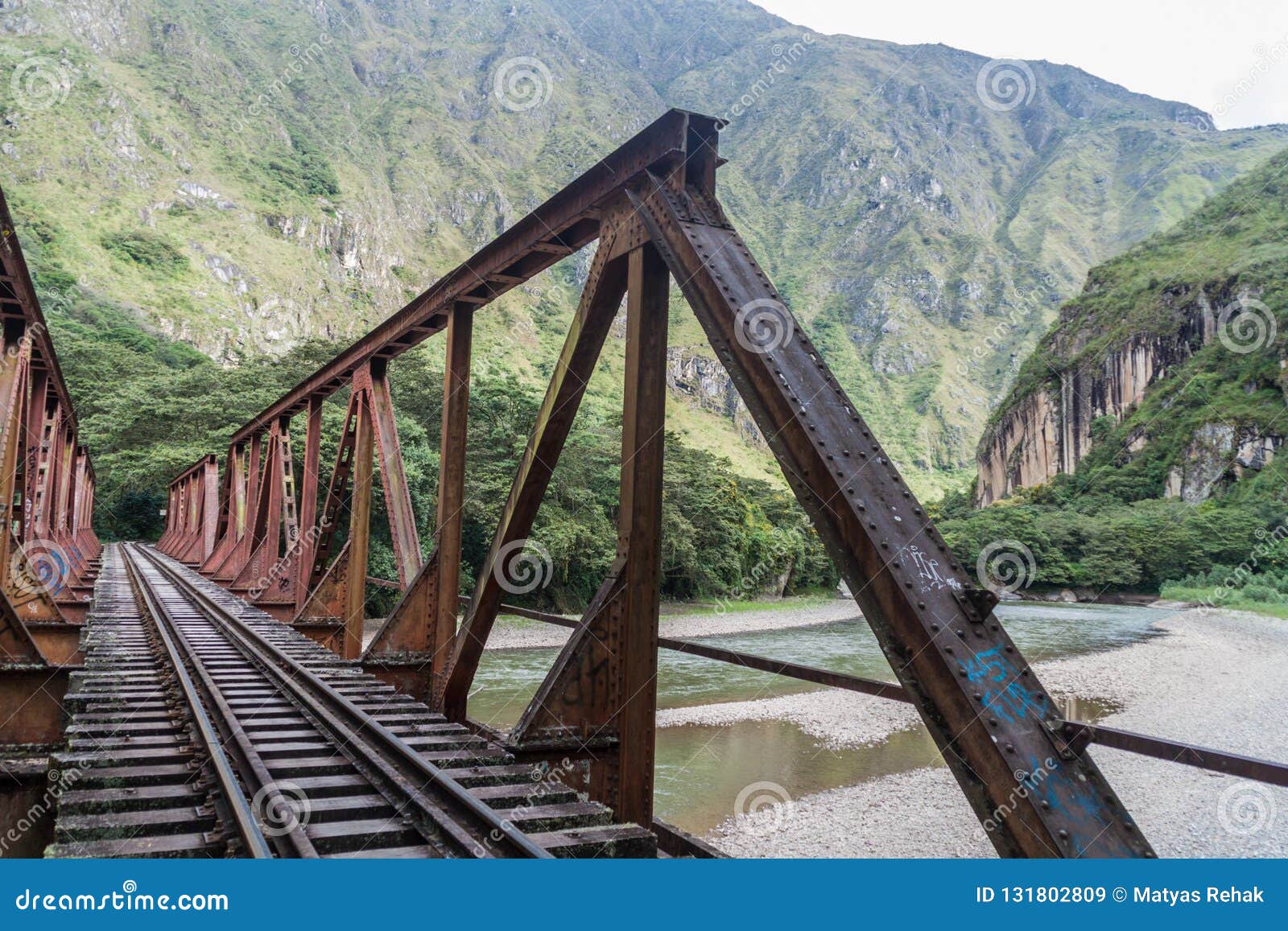 Puente Ferroviario En Urubamba River Valley Imagen de archivo Imagen