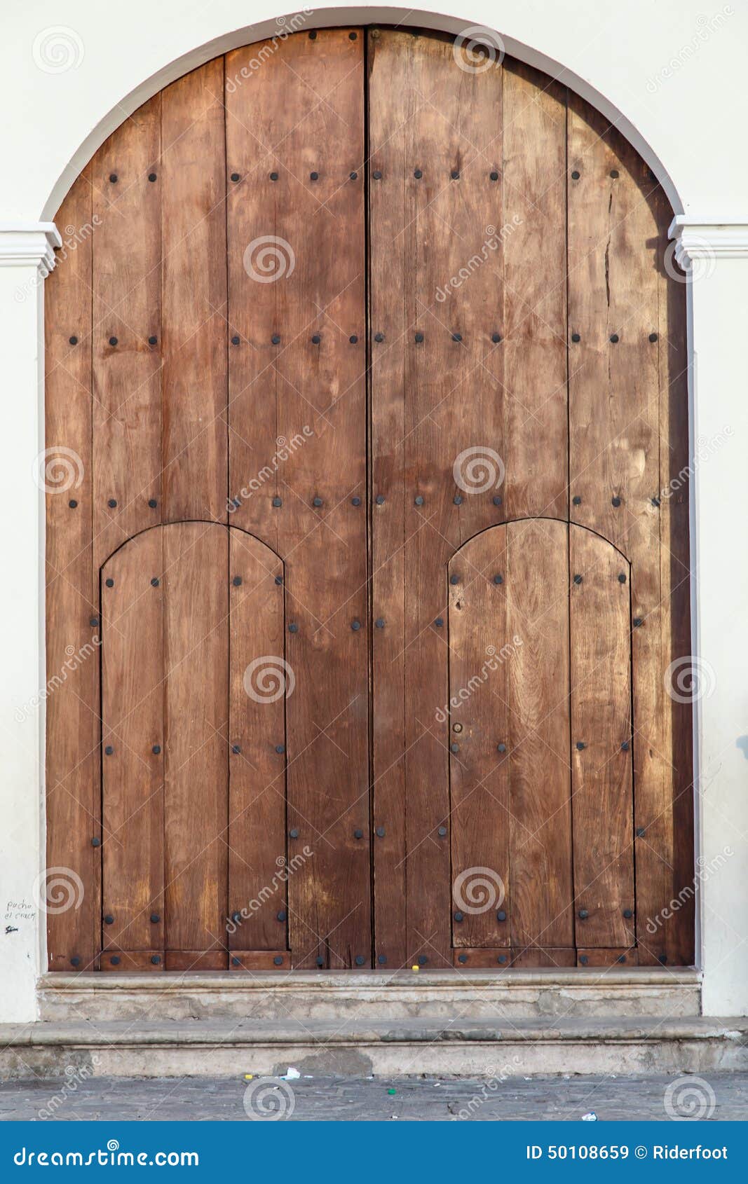 Puerta De Madera Antigua De Una Iglesia Imagen de archivo - Imagen de nicaragua, ladrillos: 50108659 Puerta De Madera Antigua De Una Iglesia Imagen de archivo - Imagen de nicaragua, ladrillos: 50108659