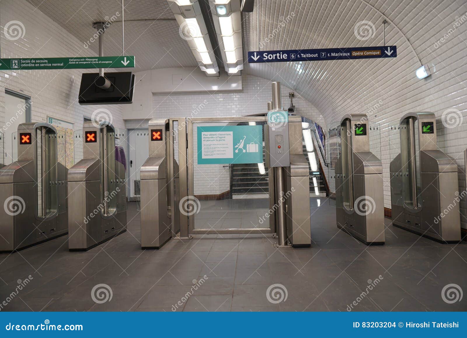 Puerta Del Boleto De La Estación De Metro De París Imagen de archivo editorial - Imagen de postigo, boleto: 83203204 Puerta Del Boleto De La Estación De Metro De París Imagen de archivo editorial - Imagen de postigo, boleto: 83203204