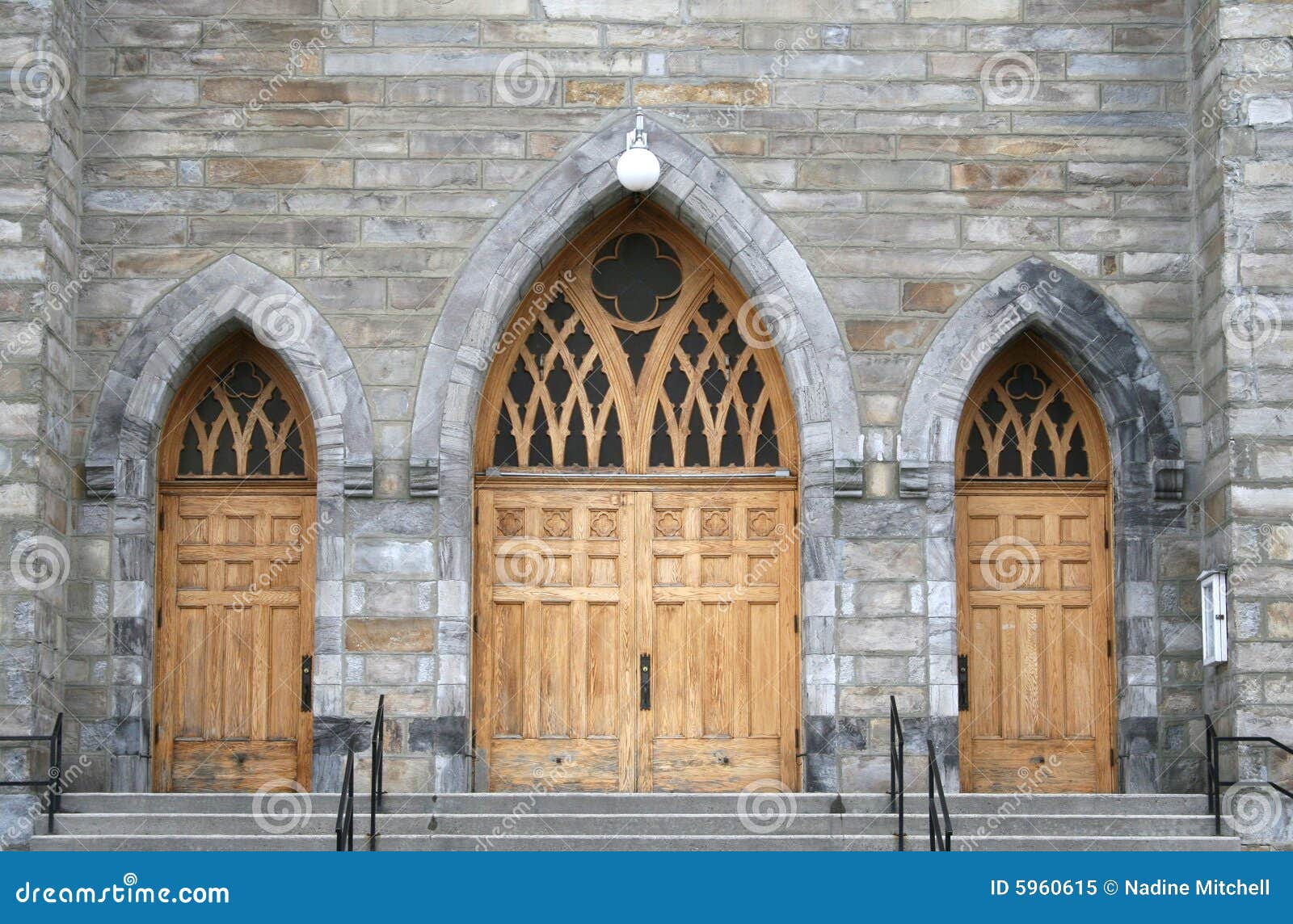 Puertas Arqueadas De La Iglesia Fotos de stock - Fotos libres de regalías de Dreamstime Puertas Arqueadas De La Iglesia Fotos de stock - Fotos libres de regalías de Dreamstime
