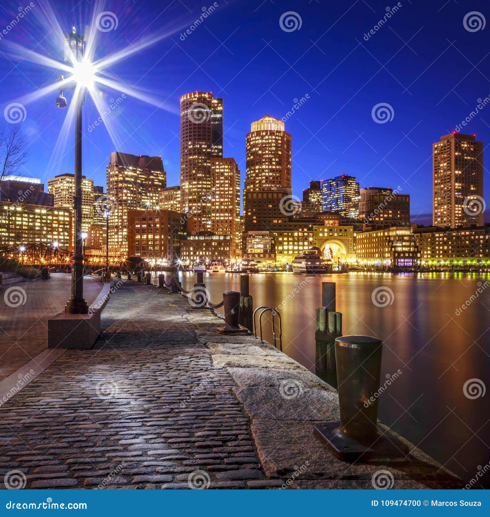 Puerto de Boston foto de archivo. Imagen de unido, rascacielos 109474700