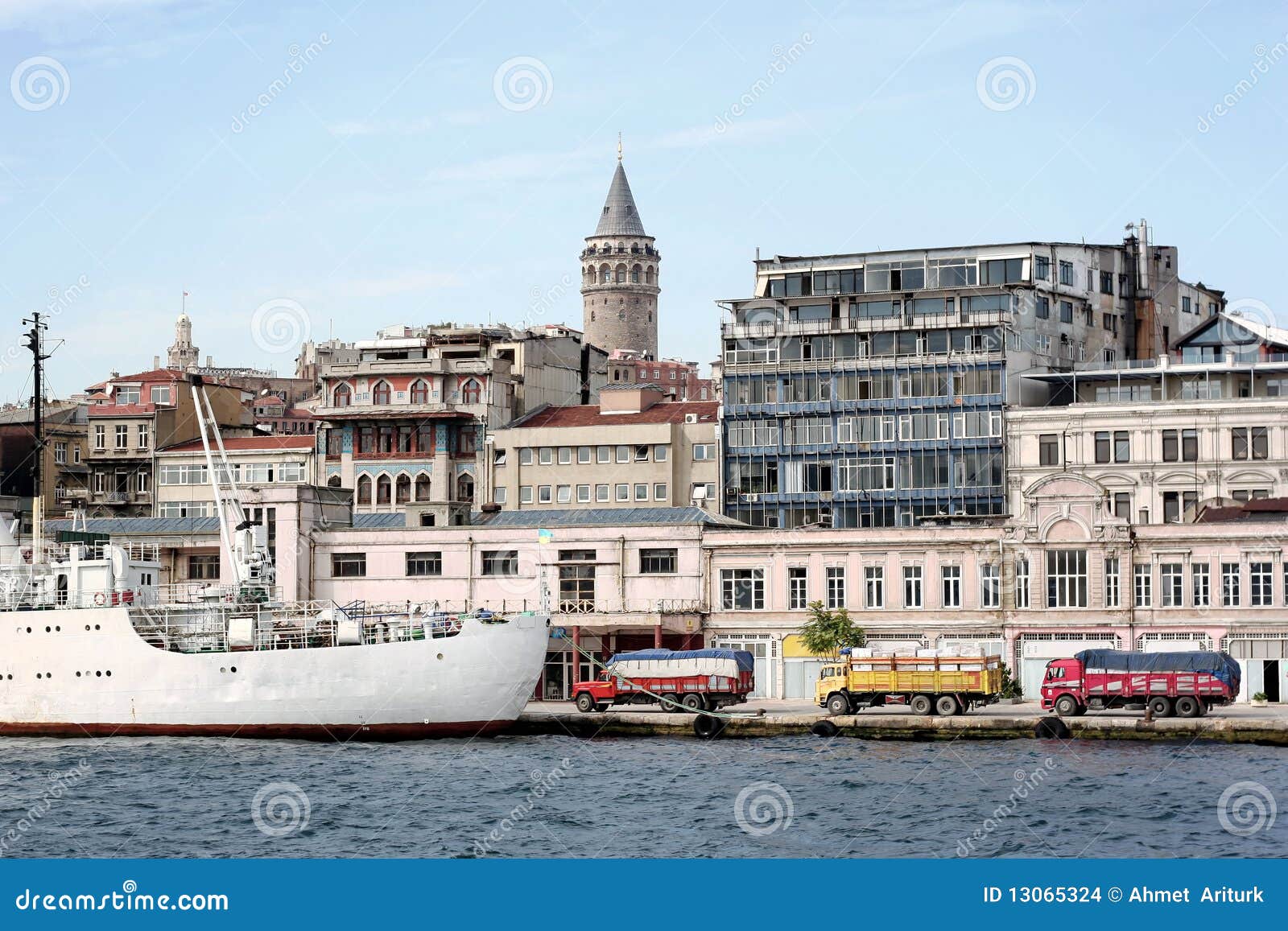 Puerto de Estambul foto de archivo. Imagen de acceso 13065324