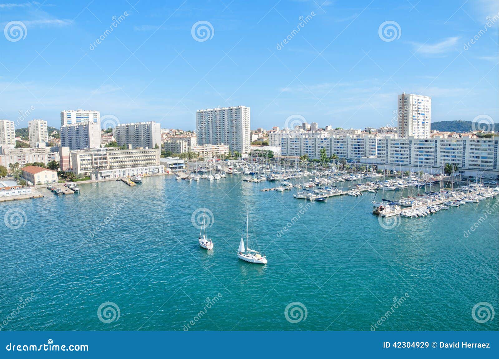Puerto de Toulon, Francia imagen archivo. Imagen turismo - 42304929