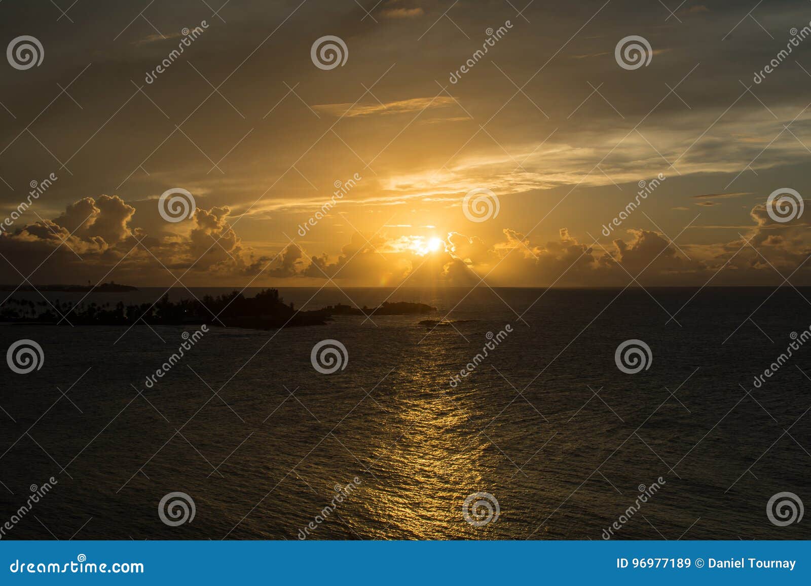 Cogió esta puesta del sol en San Juan Puerto Rico