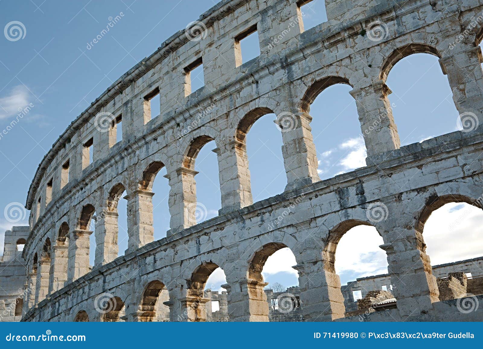 pula arena detail