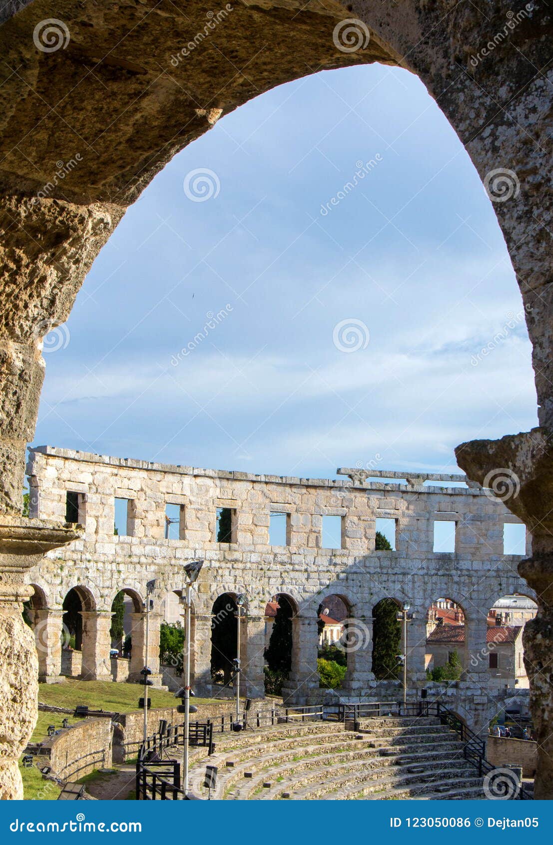 the pula arena, ancient roman architecture