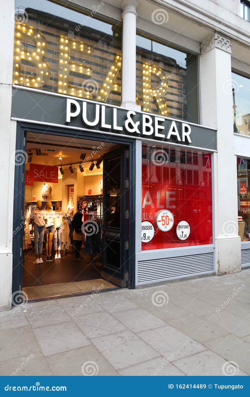 Pull & Bear Fashion Store Editorial Stock Image - Image of pull, united:  162414489