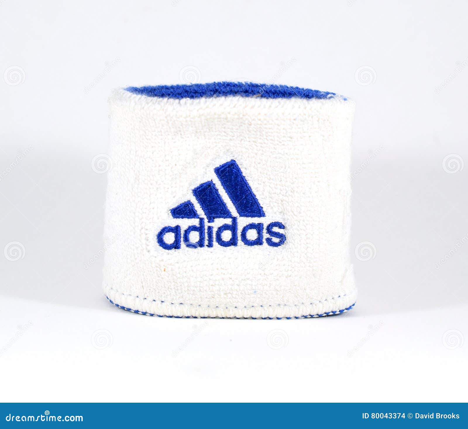 Pulsera Azul Y Blanca De Adidas - Imagen de archivo editorial - Imagen de pulsera, juego: