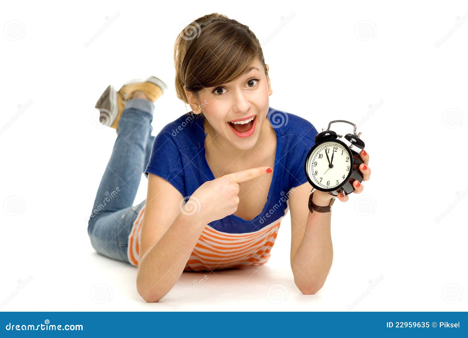 Подросток на час. Подросток с часами. Часы для подростка. Маленькая девочка с часами. Подростки с часами на руке.