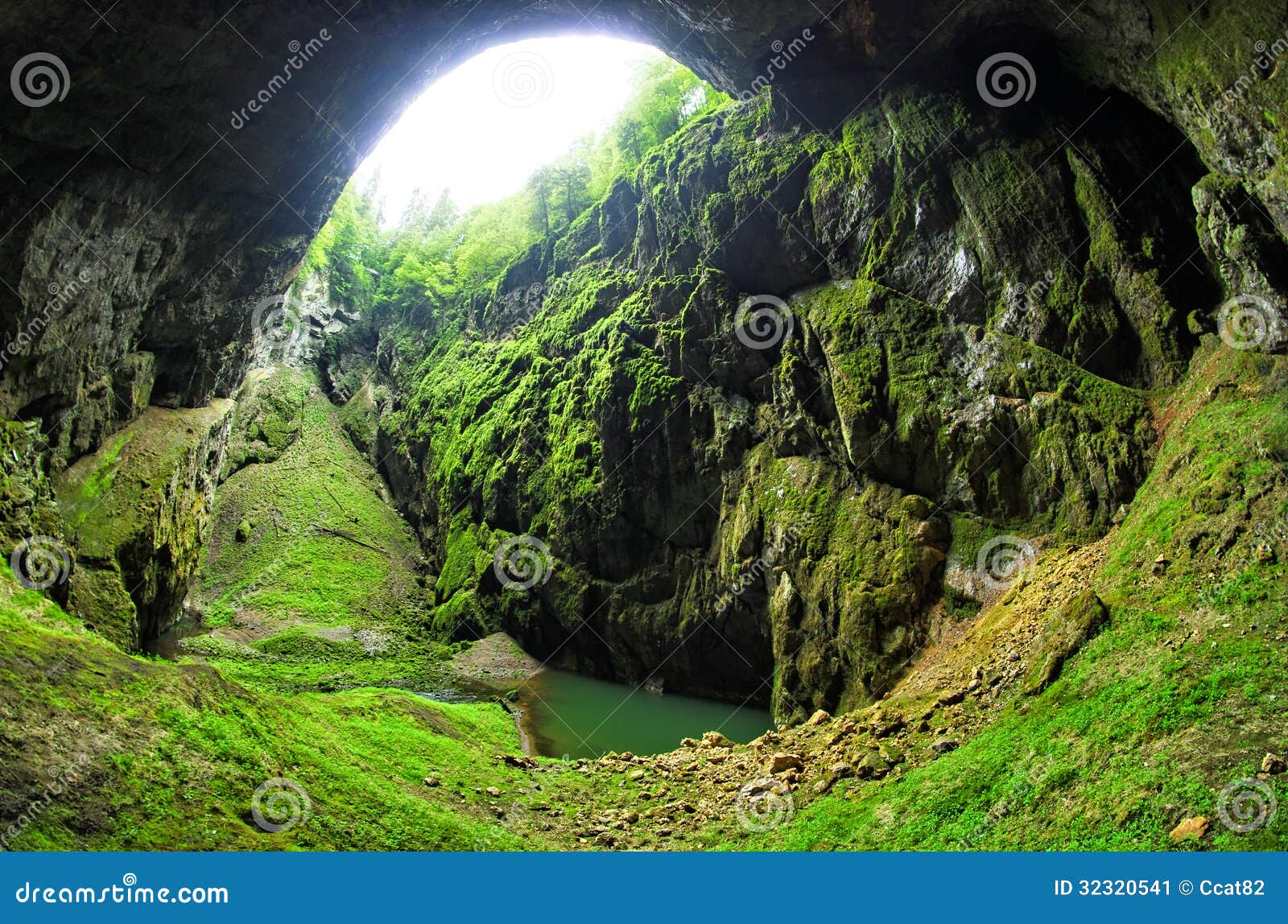 punkevni cave, czech republic