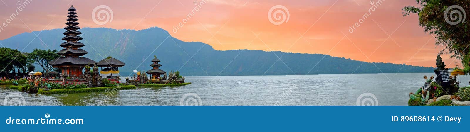 pura ulun danu bratan, hindu temple on bratan lake, bali, indonesia