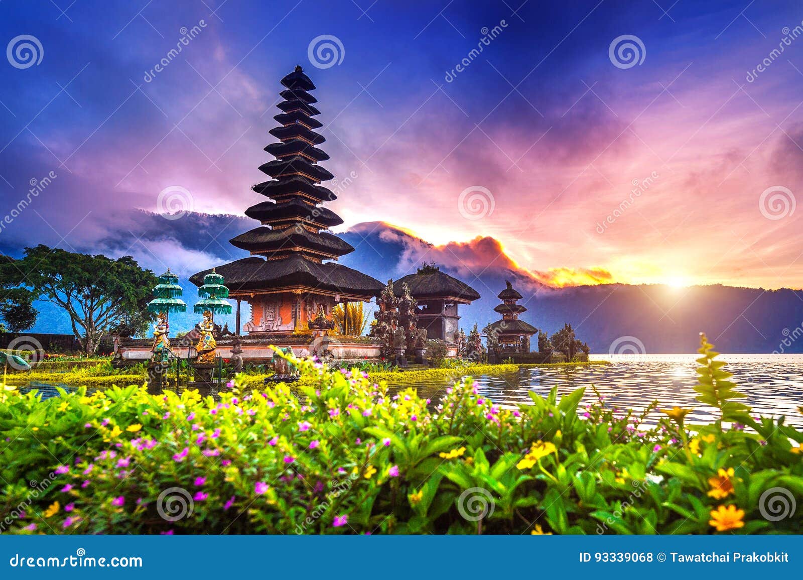 pura ulun danu bratan temple in bali.