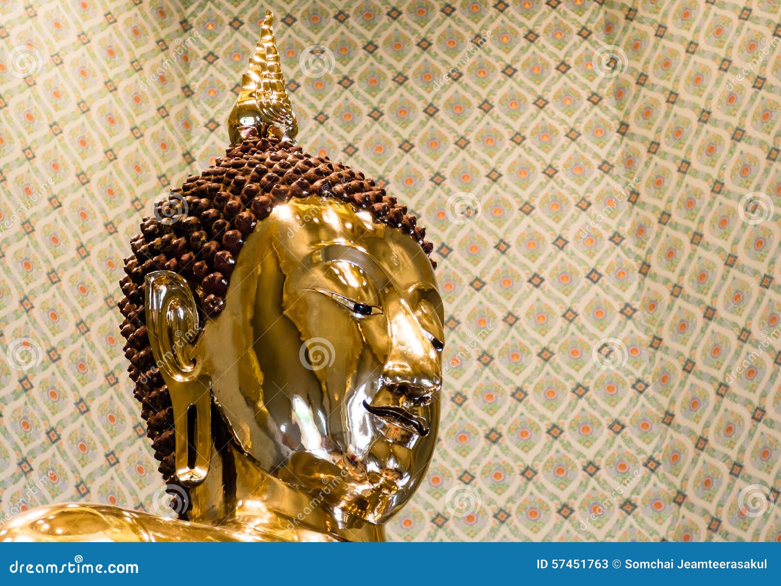 pure gold buddha image at wat traimit, bangkok, thailand