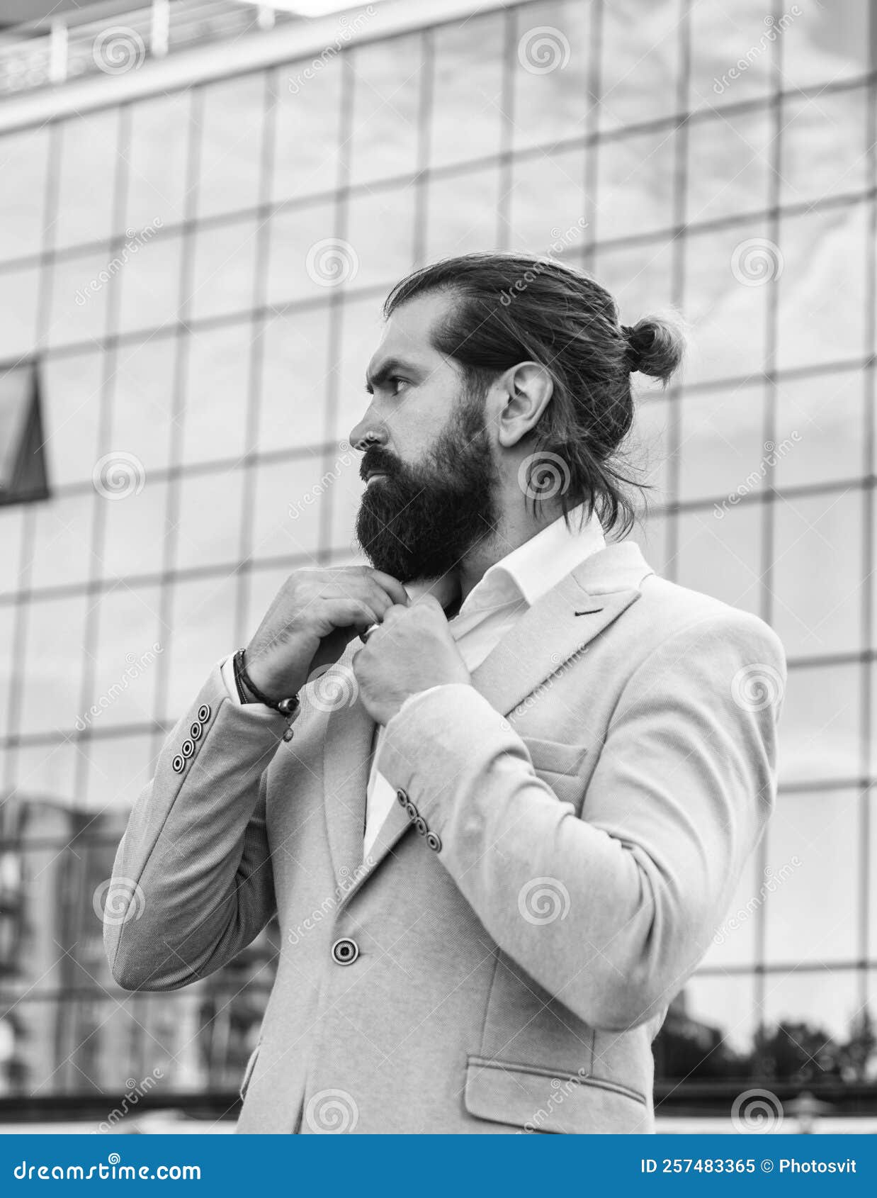 Sentir Pura Felicidade. Homem Na Camisa Xadrez. Cara Feliz Com Cabelo  Elegante. Jovem Estudante Isolado Em Pano De Fundo Branco. H Foto de Stock  - Imagem de backdrop, beleza: 224878040