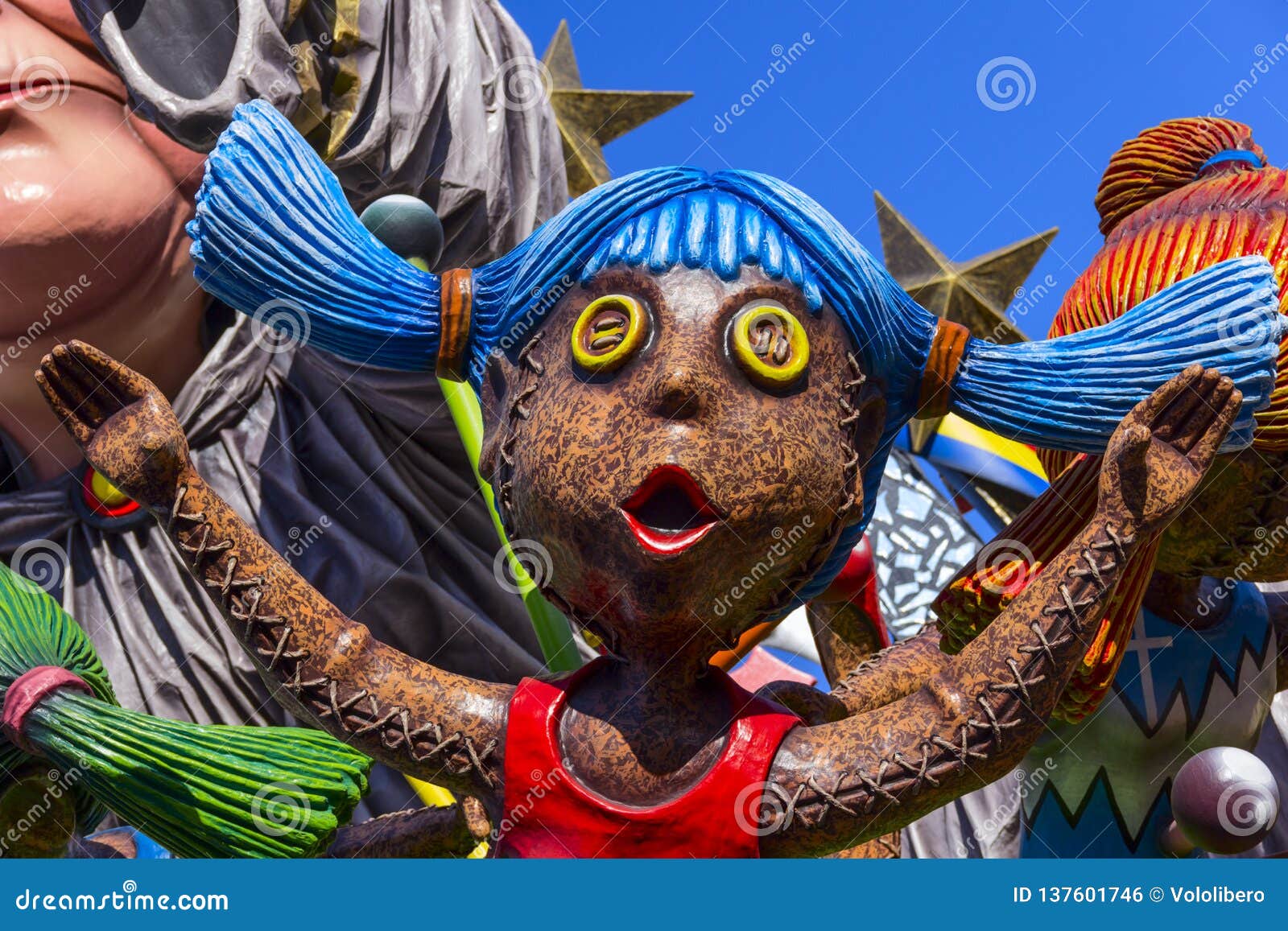 dood inhoud Chip Putignano, Apulia, Italy - February 15, 2015: Carnival Floats, Giant Paper  Mache. Rag Doll. Editorial Photo - Image of masquerade, float: 137601746