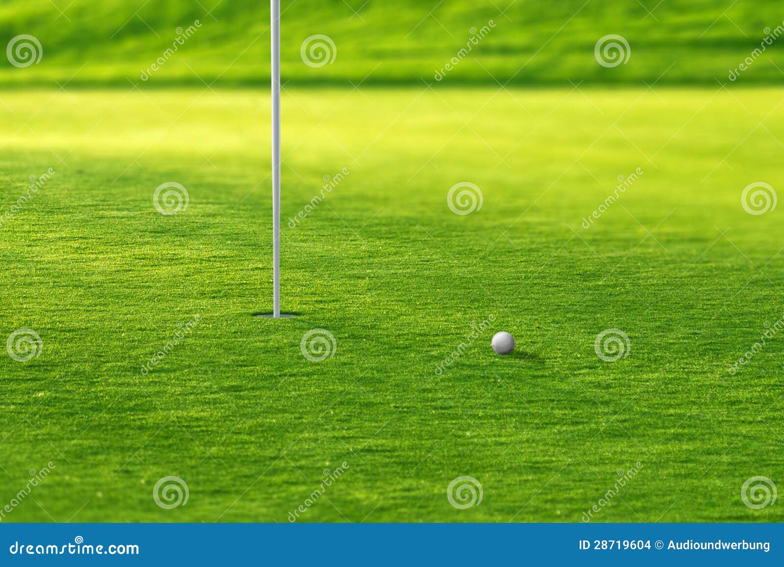 Putting green de golf photo stock. Image du sable, joie 28719604