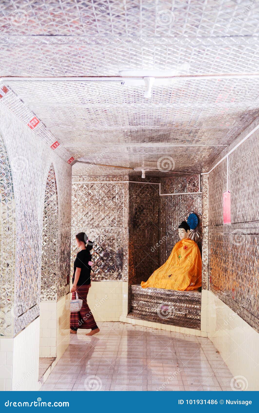 Pyi Interior Daw Aye Pagoda KAwthuang Myanmar Foto editorial Imagen