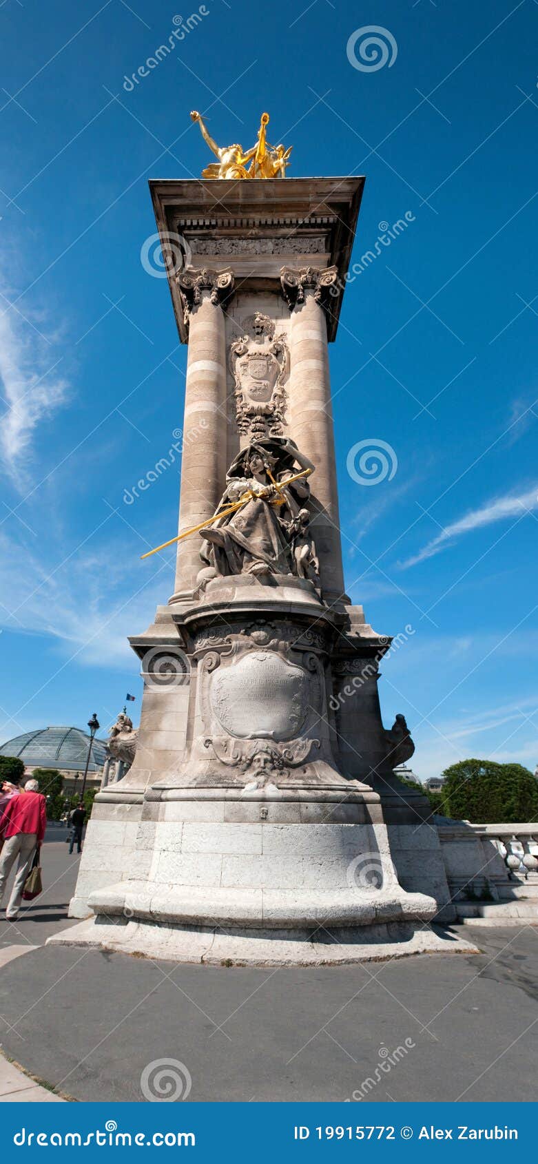 Pylône De Passerelle De Pont Alexandre III Photographie stock Image