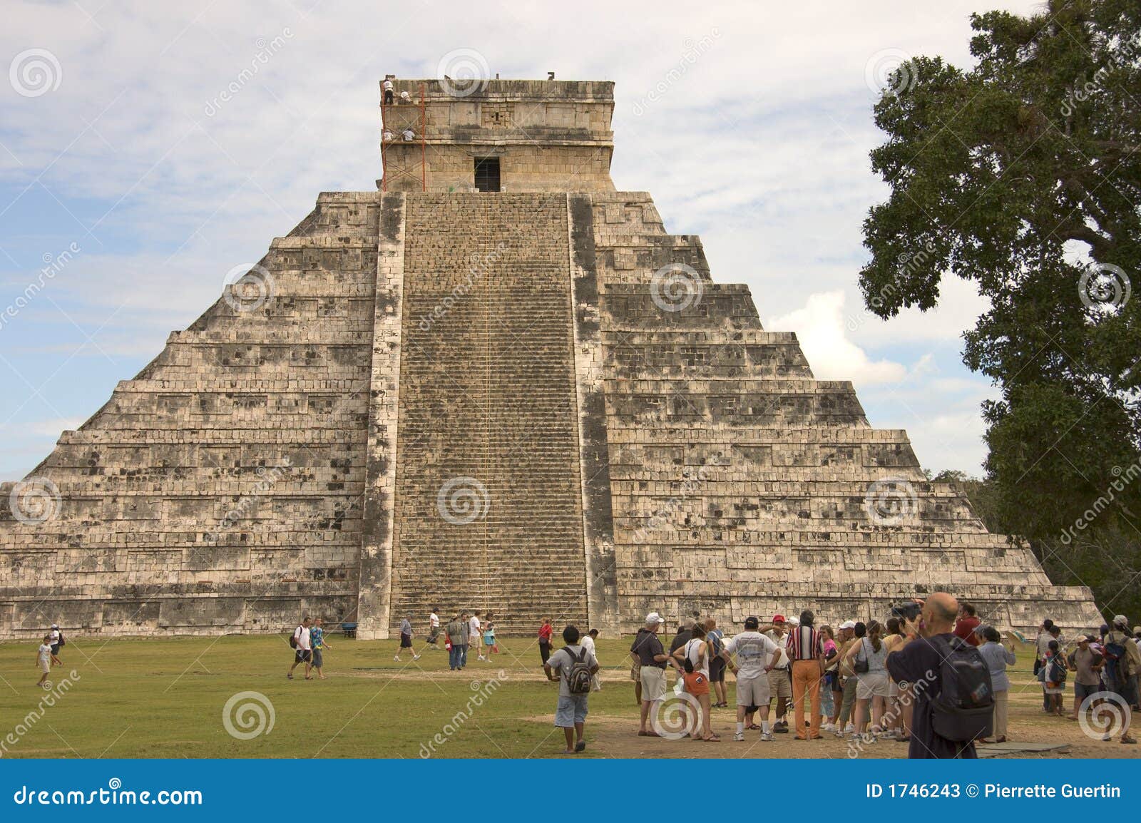 Pyramid Chichen Itza editorial stock photo. Image of chichen 1746243