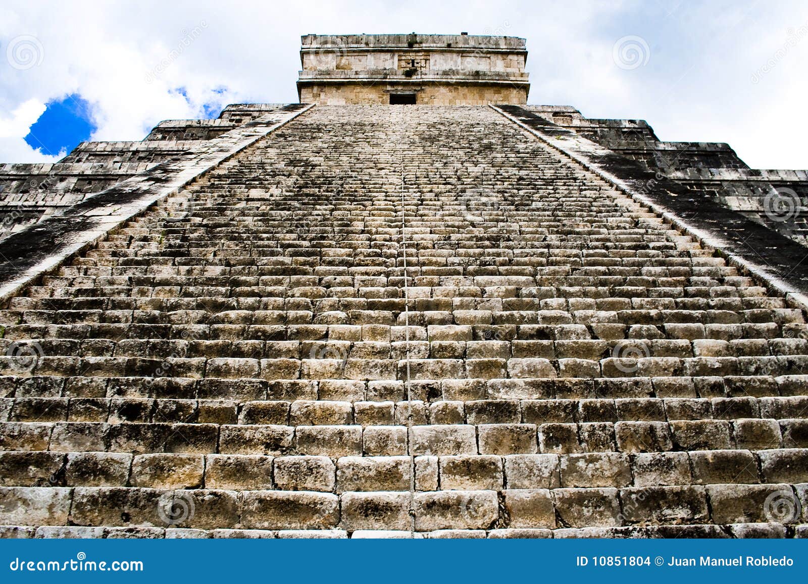 pyramid of chichen itza, mexico