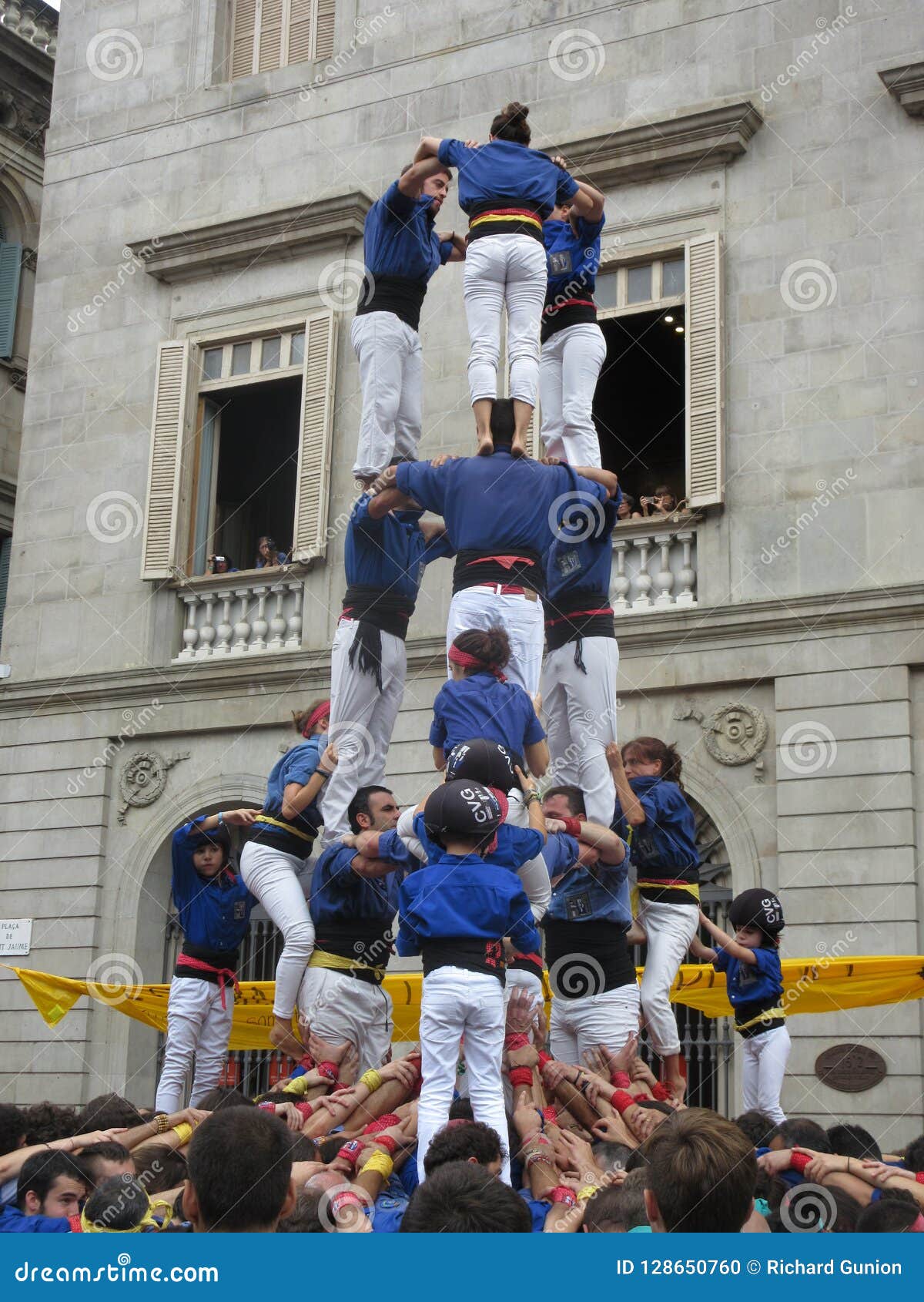 Pyramide Humaine Barcelone Espagne Image Editorial Image Du Hommes Another