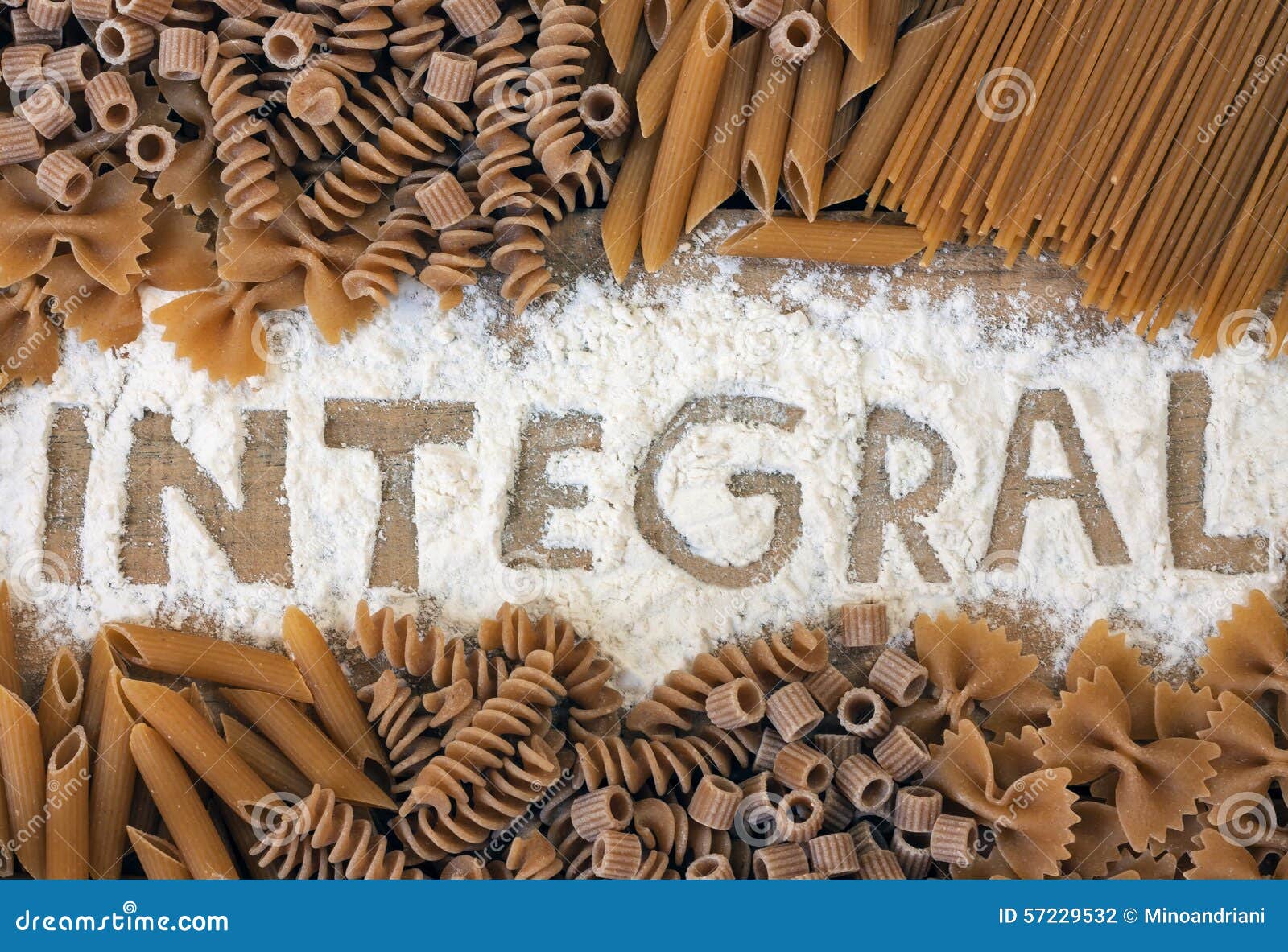 Pâtes d'intégrales photo stock. Image du intégrale, nutrition 57229532