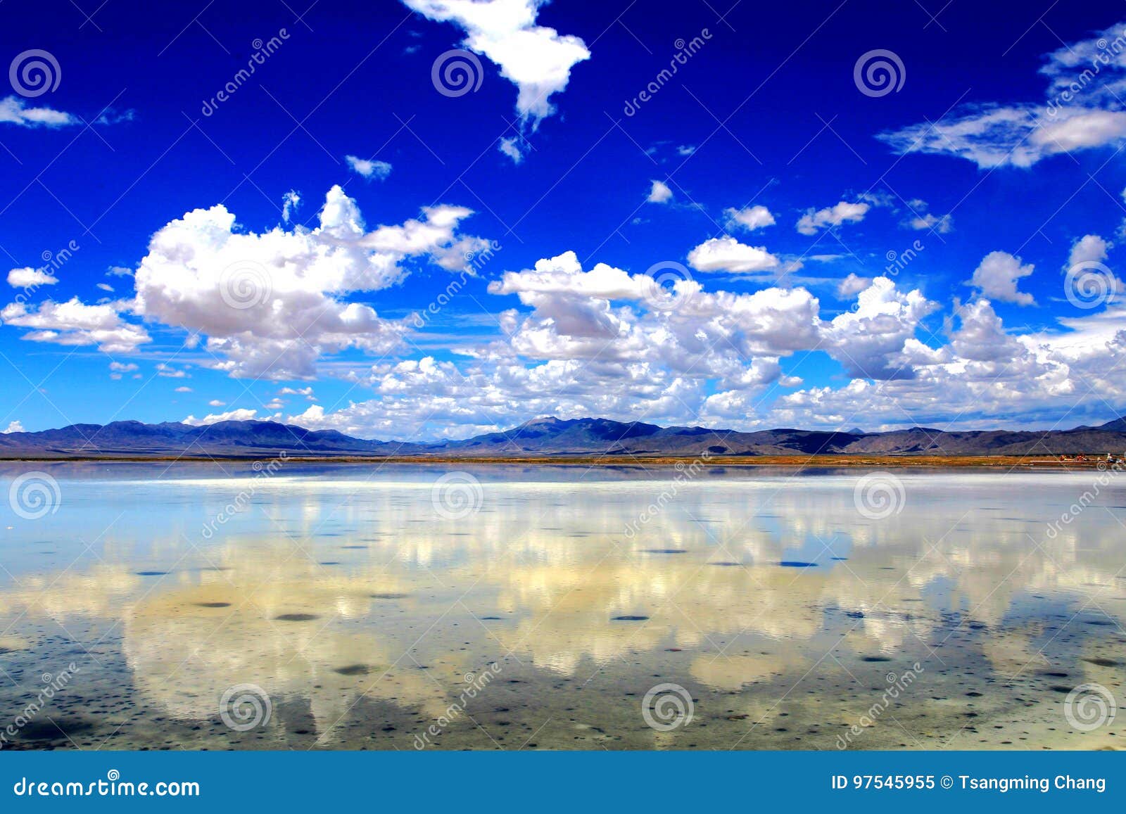 qinghai chaka salt lake scenery