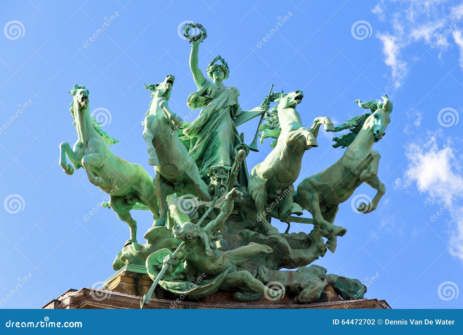 quadriga statue paris