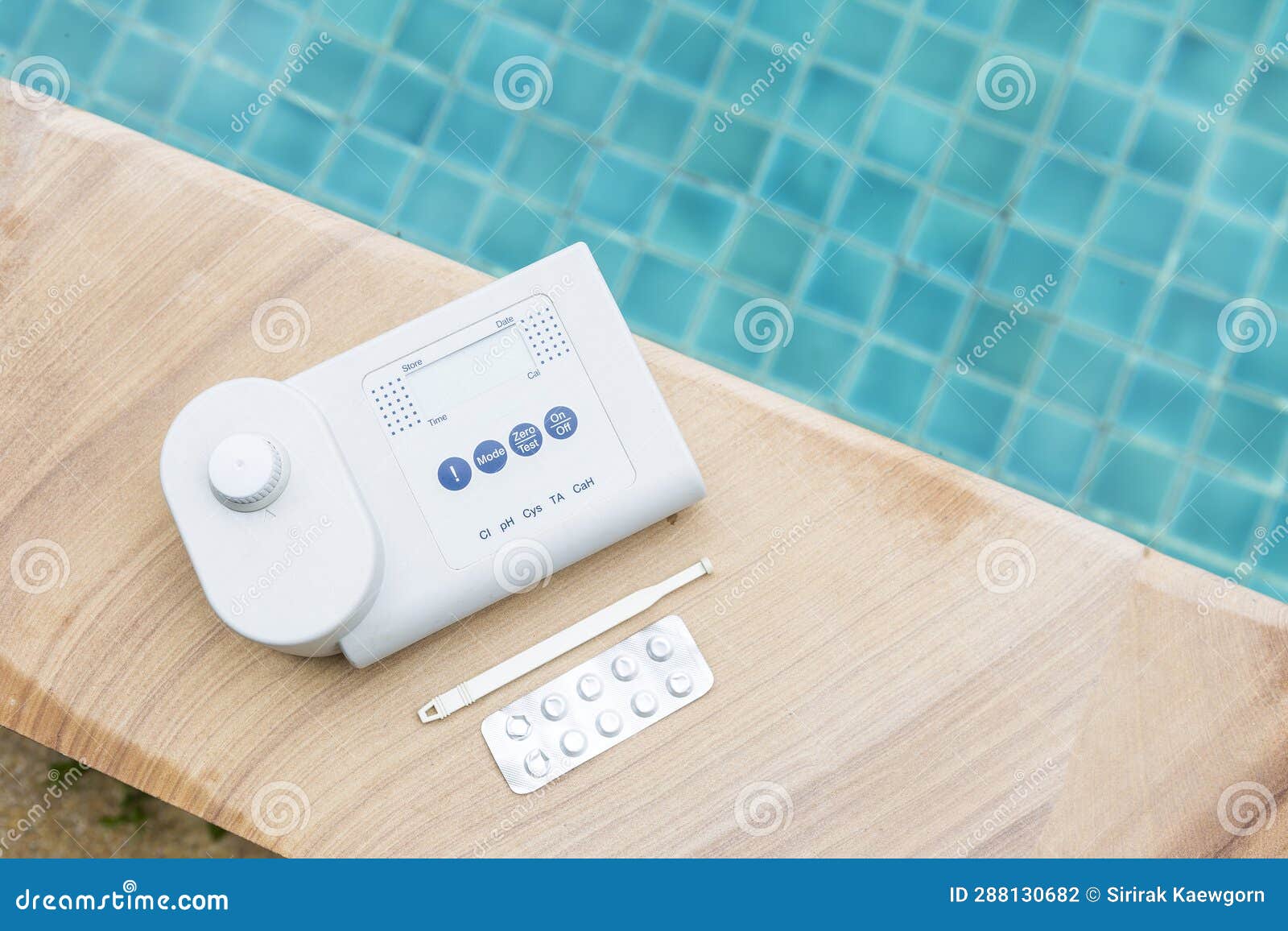 Quality Water Analysis Tool, Measure Chlorine and PH Stock Photo