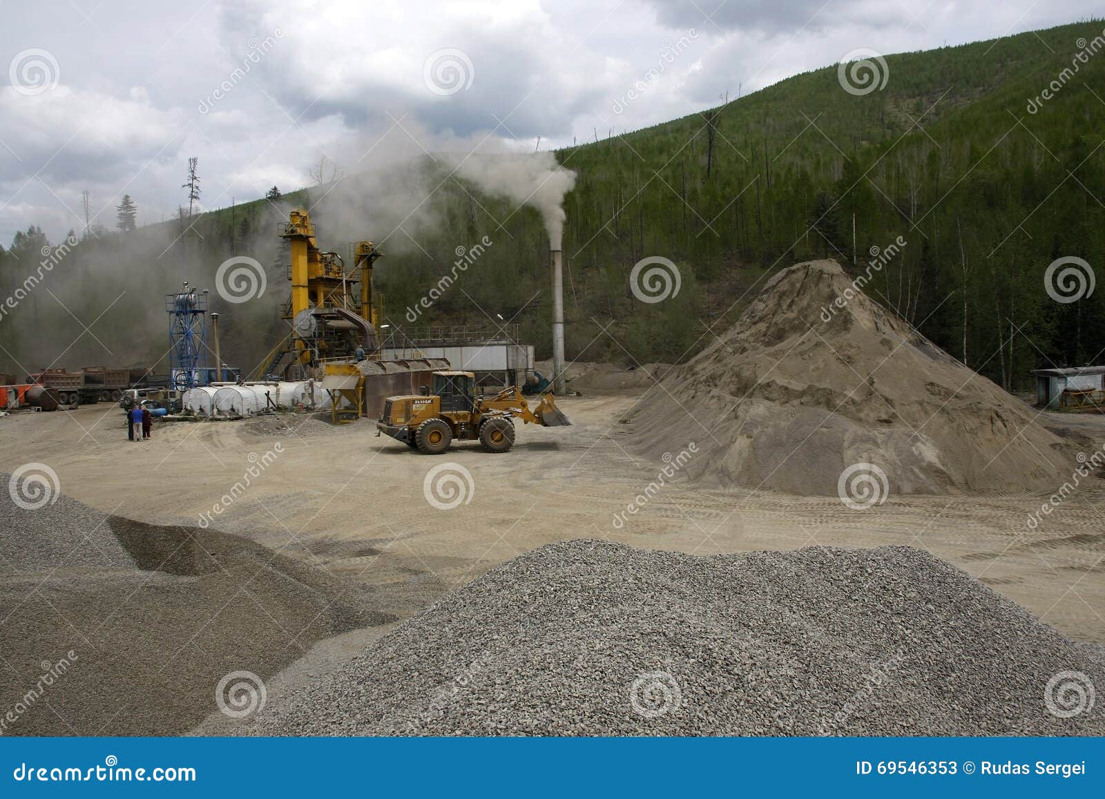 Quarry crushing complex stock image. Image of crushing 69546353
