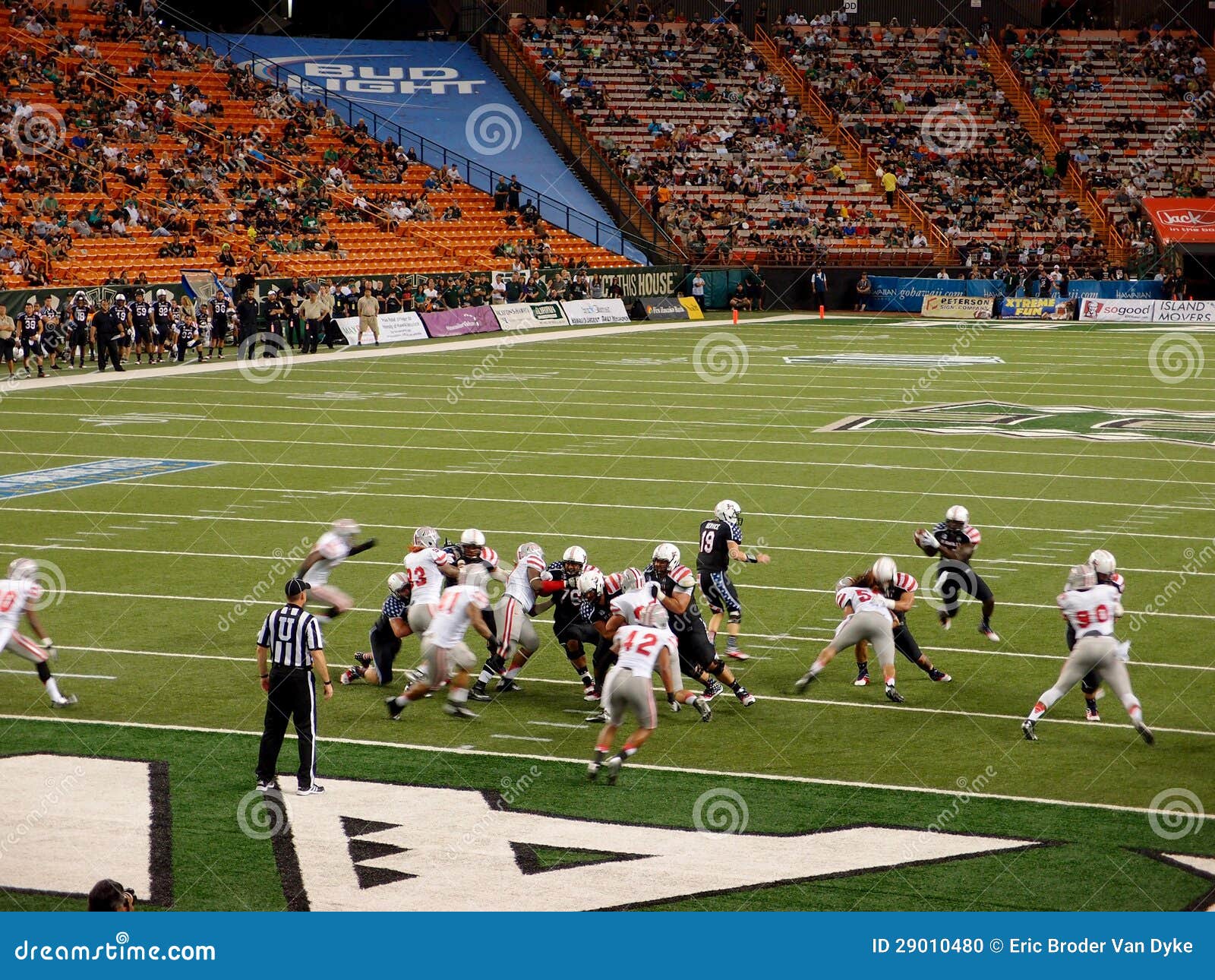 Quarterback Gives Ball To Runningback Editorial Image Image of
