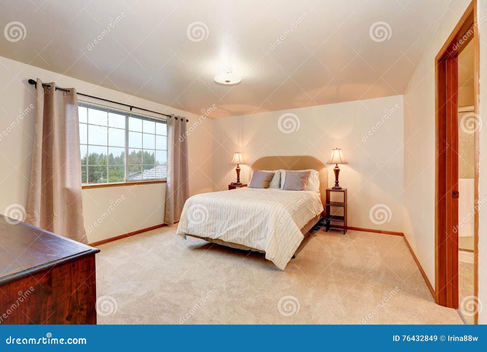 Quarto Simples Bege Com Design De Interiores Minimalista Imagem de Stock -  Imagem de equipado, projeto: 76432849, image size:1600x1157