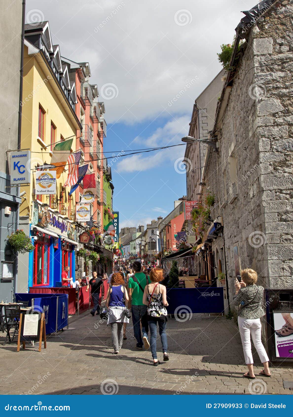 Quay Street, Galway editorial stock photo. Image of restaurant 27909933