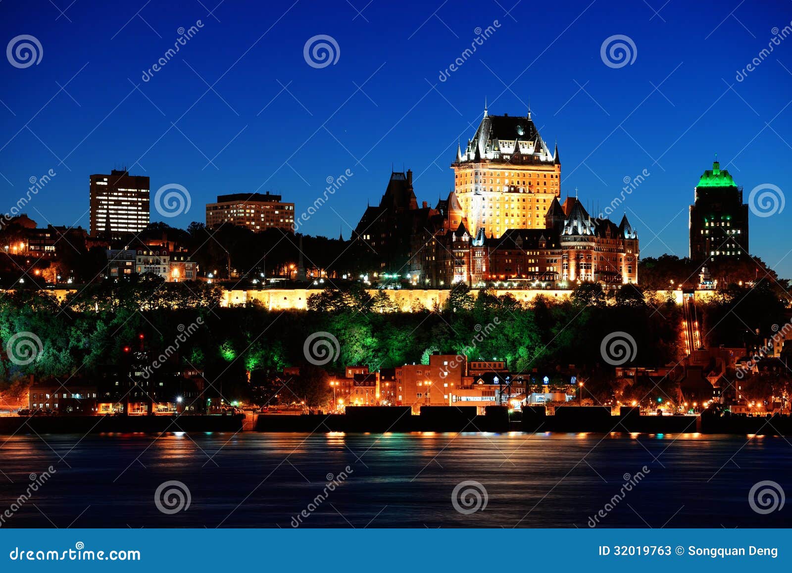 Quebec City at night stock image. Image of lights, famous 32019763
