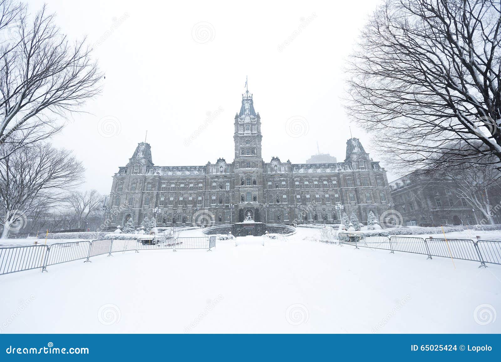 quebec parliament hÃÂ´tel du parlement in winter