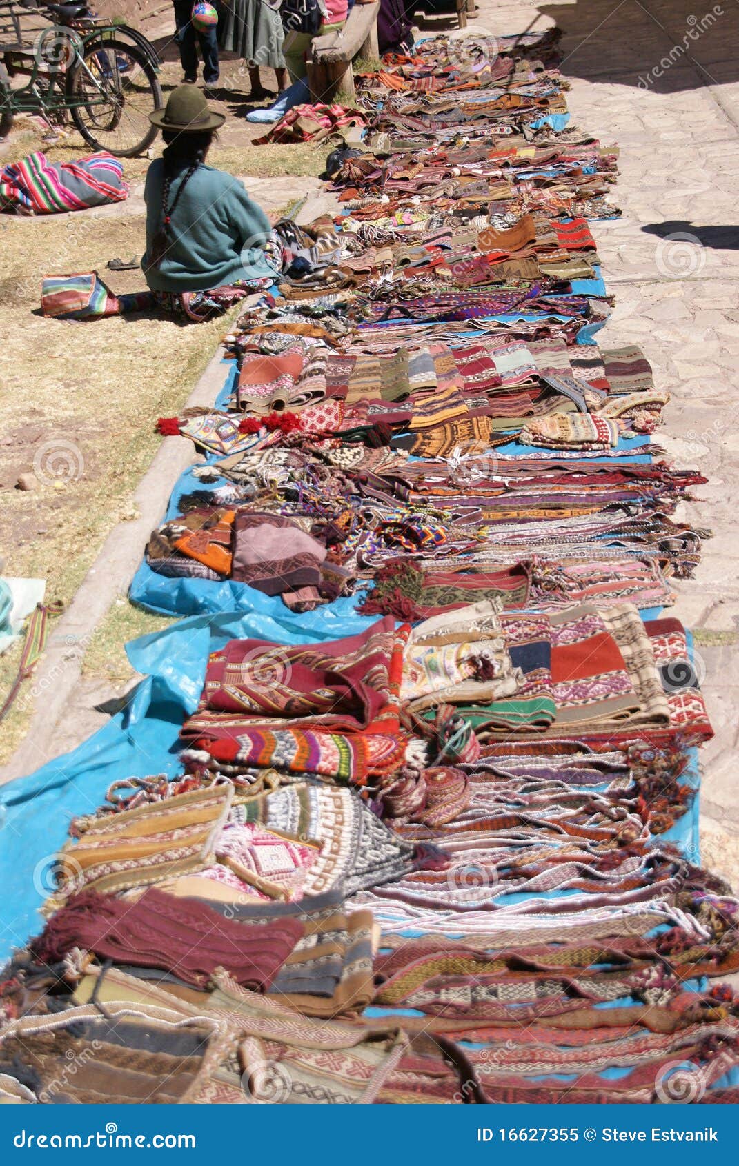Quechua Indian Woman Selling Blankets Stock Image Image of craft, indian 16627355