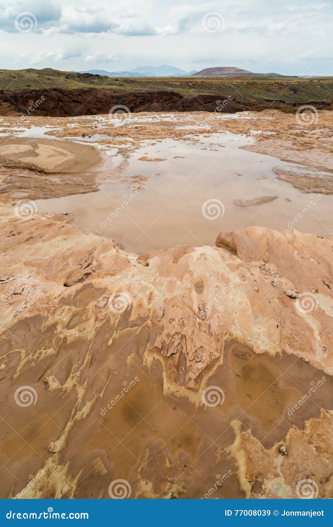 Quedas grandes secas o Arizona. Cenas surpreendentes da queda grande, quedas da lama, no Arizona