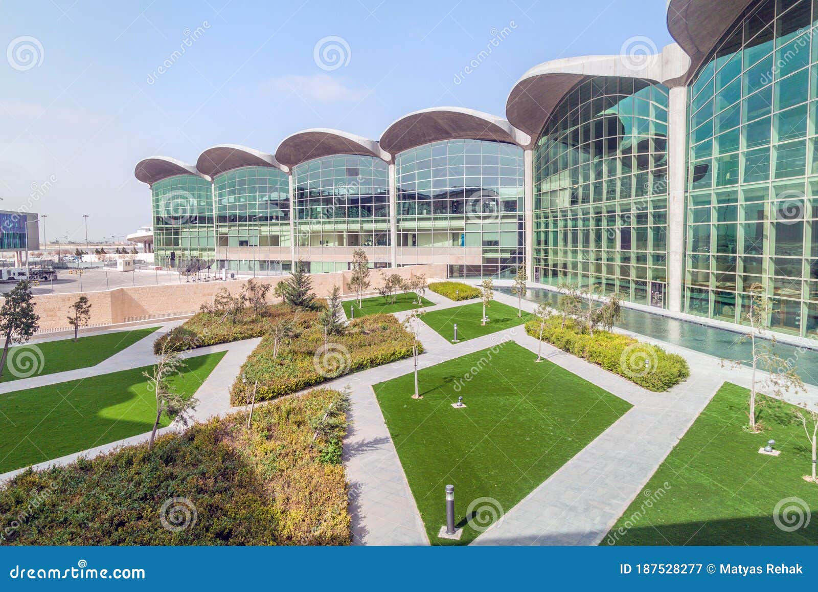 Status Occasionally Billy Queen Alia International Airport in Amman, Jord Stock Image - Image of  inside, vacation: 187528277