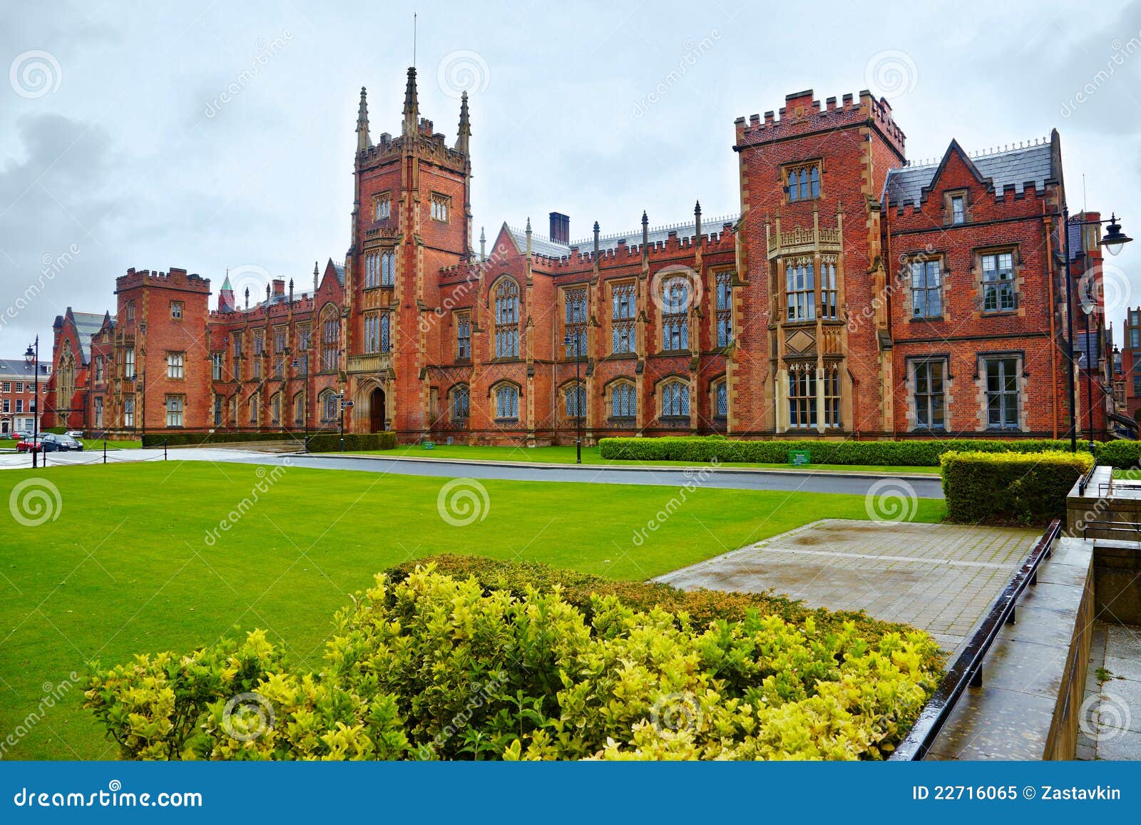 queen's university of belfast